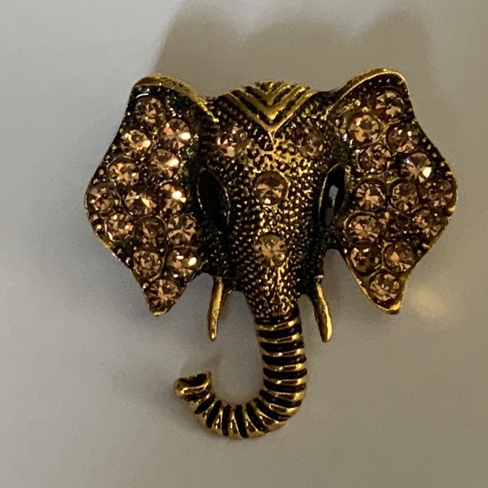 Vintage Gold Tone Rhinestone Elephant Head Brooch Pin Lucky Trunk Up Gift Pouch